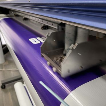 Wide-format banner printer